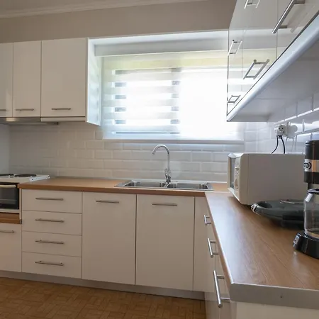 Nefeli House * 莱夫基米