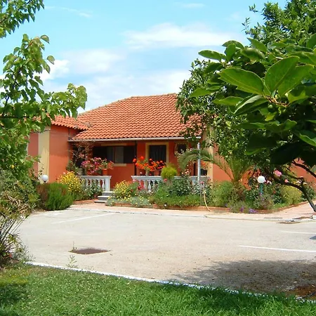 Nefeli House Holiday home