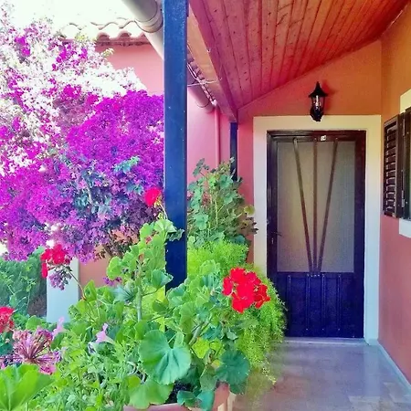 Nefeli House Lefkímmi