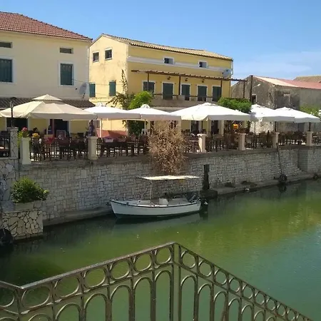 Vakantiehuis Nefeli House Lefkímmi